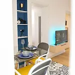 Matisse No11 - One Bedroom Center Apartment *