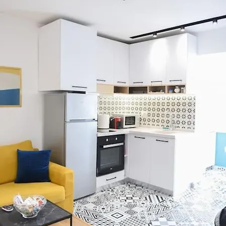 Matisse No11 - One Bedroom Center Apartment *