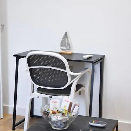 Matisse No11 - One Bedroom Center With Parking Apartment Tirana