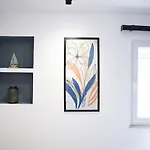 Matisse No11 - One Bedroom Center * Tirana
