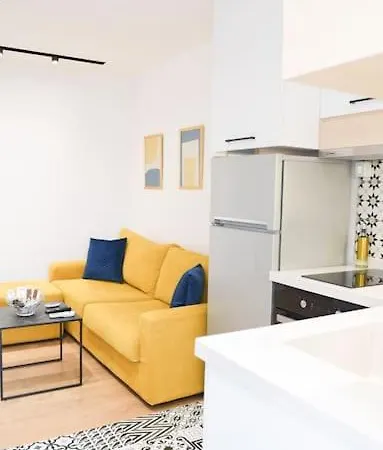Matisse No11 - One Bedroom Center