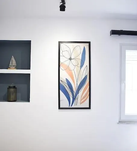 Matisse No11 - One Bedroom Center With Parking * טיראנה