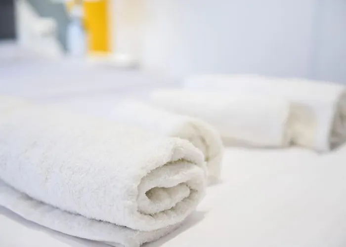 Matisse No11 - One Bedroom Center Daire