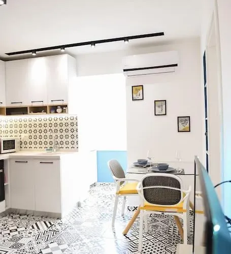 Matisse No11 - One Bedroom Center With Parking アパート ティラナ