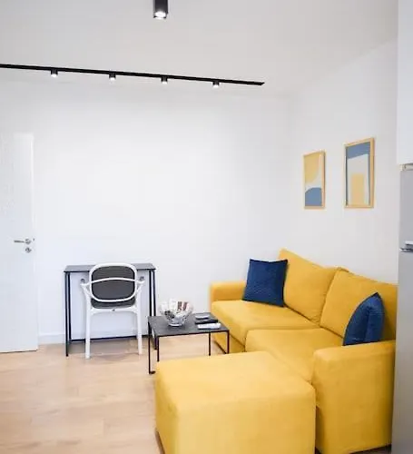 Matisse No11 - One Bedroom Center With Parking טיראנה