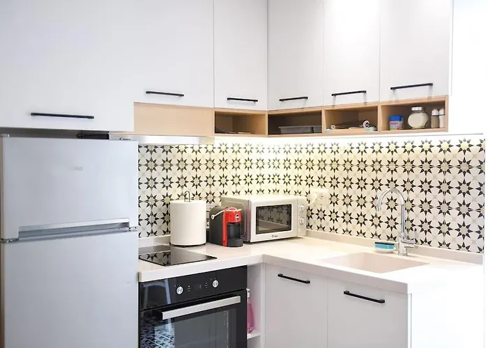 Matisse No11 - One Bedroom Center With Parking アパート ティラナ