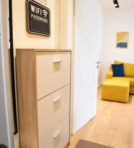 Matisse No11 - One Bedroom Center With Parking アパート ティラナ