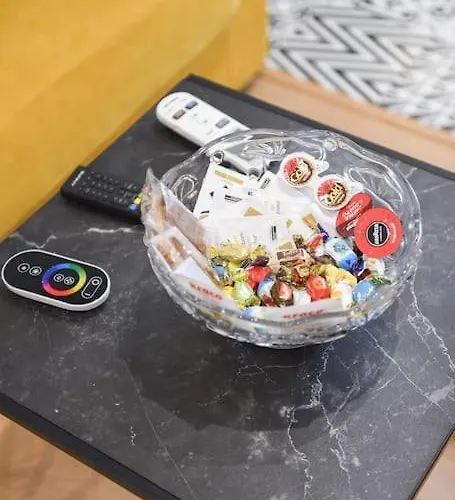 Matisse No11 - One Bedroom Center With Parking アパート ティラナ