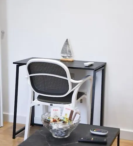 Matisse No11 - One Bedroom Center With Parking Apartament Tirana